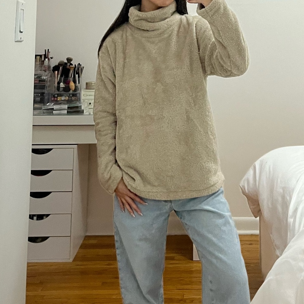 Uniqlo fuzzy knit sweater